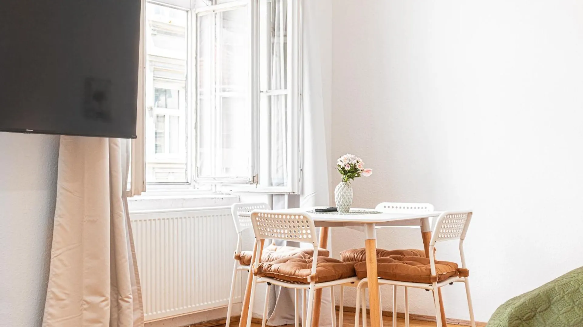 Apartment Charming 2Br Apt, Ideal For Long-Term Near Rennweg Vienna
