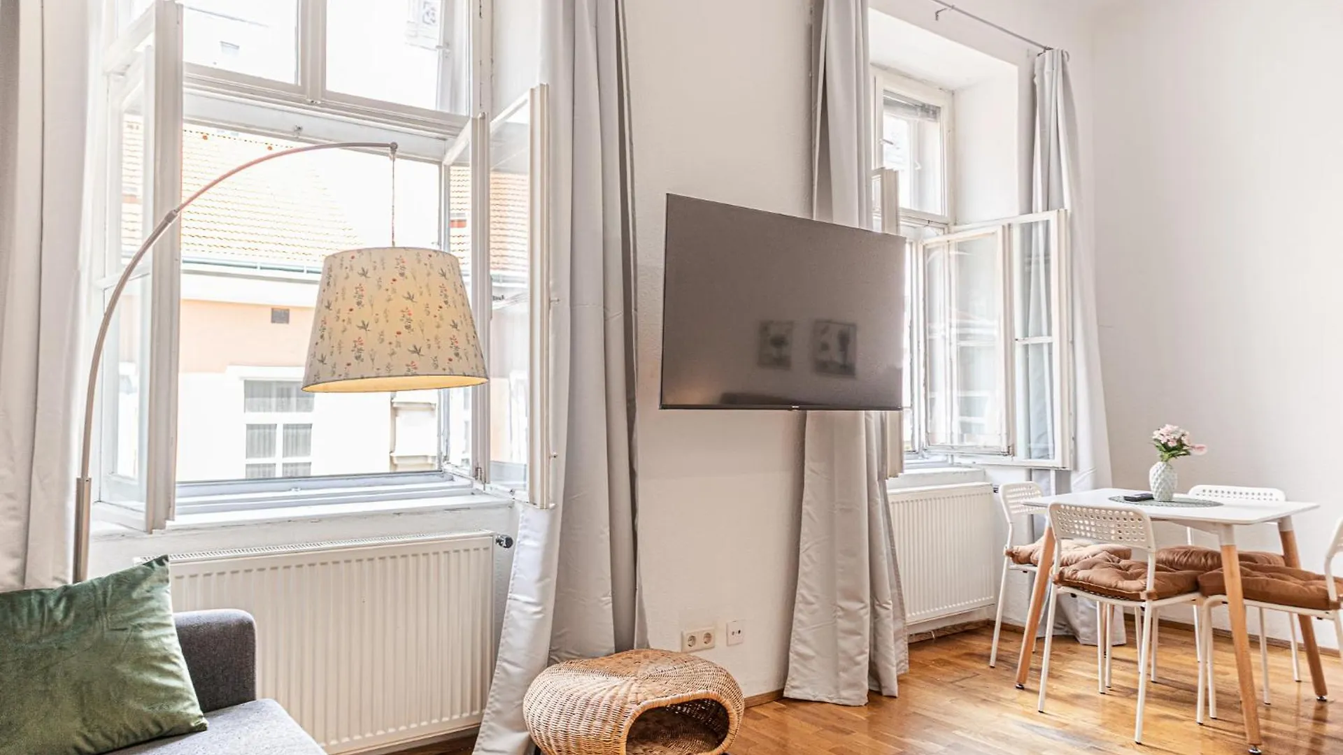 Apartment Charming 2Br Apt, Ideal For Long-Term Near Rennweg Vienna
